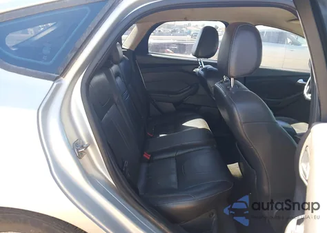 2013 Ford Focus Se z USA, uszkodzony, nr VIN 1FADP3K25DL178459